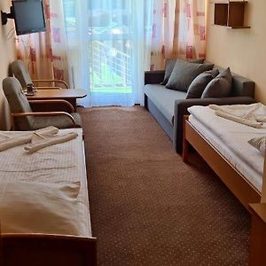 Pokój typu standard z dwoma pojedynczymi łóżkami